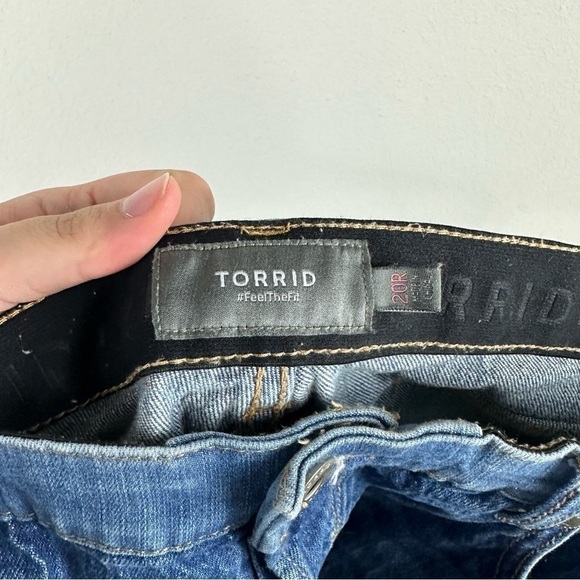 Torrid Medium Wash Distressed Skinny Jeans Size 20 Plus Size - Picture 3 of 5